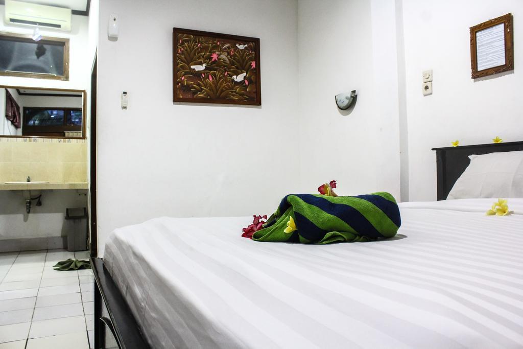 Hotel Puri Tanah Lot Kuta Lombok Kültér fotó