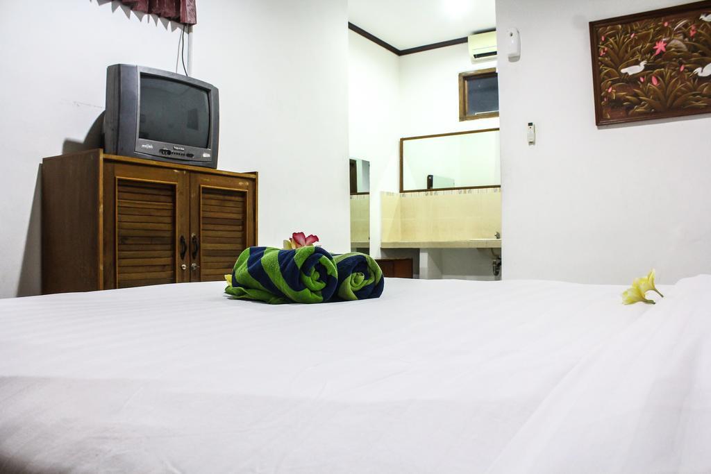 Hotel Puri Tanah Lot Kuta Lombok Kültér fotó