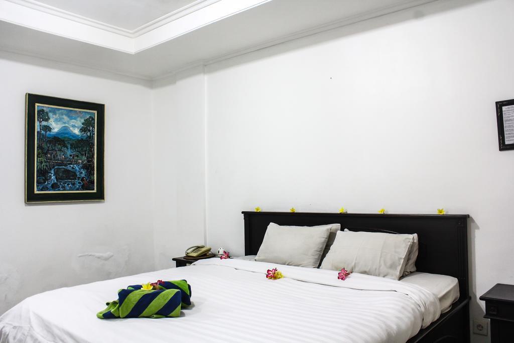 Hotel Puri Tanah Lot Kuta Lombok Kültér fotó
