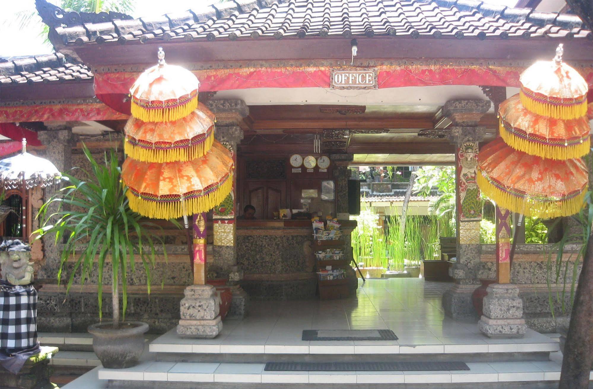 Hotel Puri Tanah Lot Kuta Lombok Kültér fotó