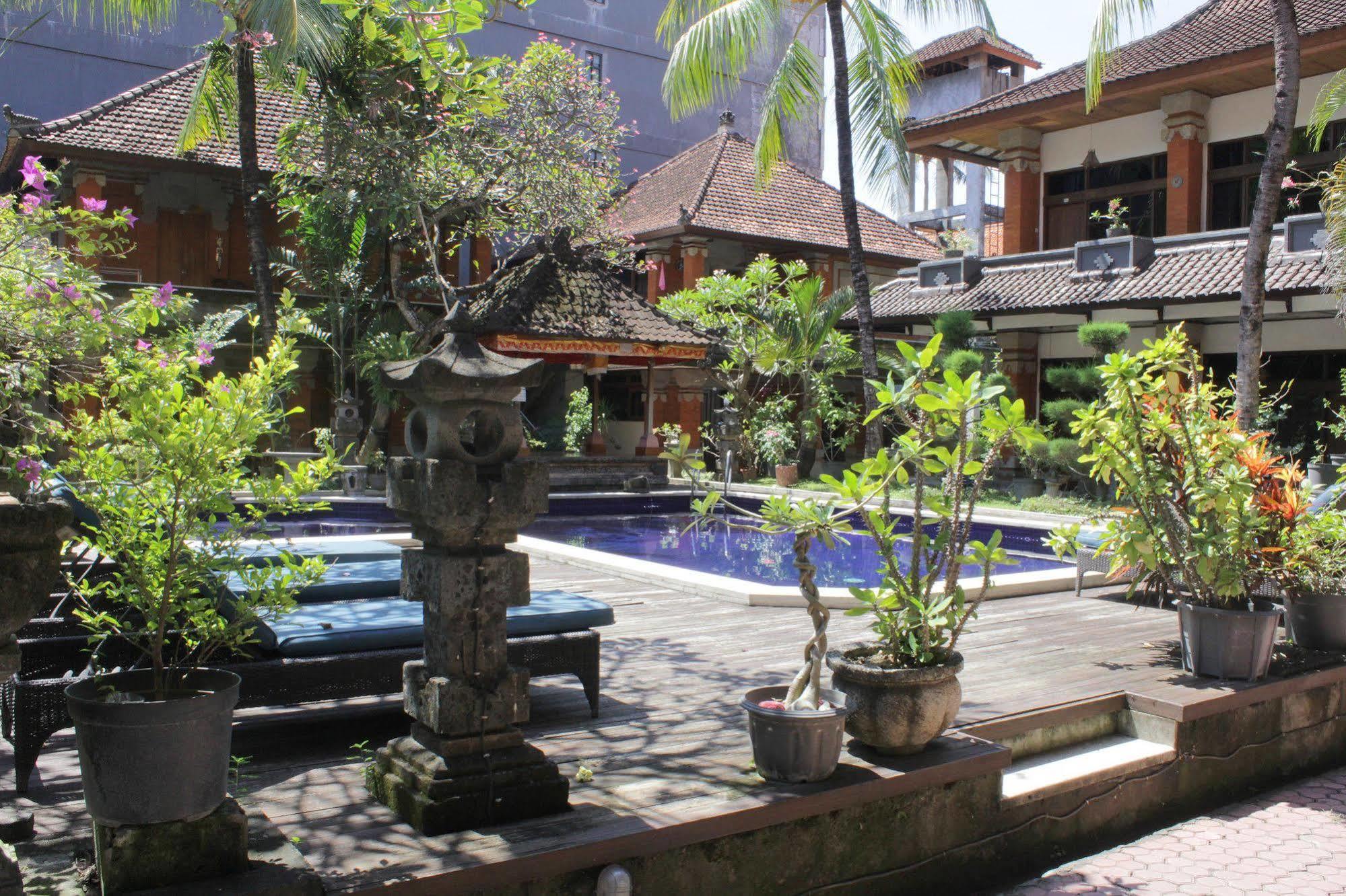 Hotel Puri Tanah Lot Kuta Lombok Kültér fotó