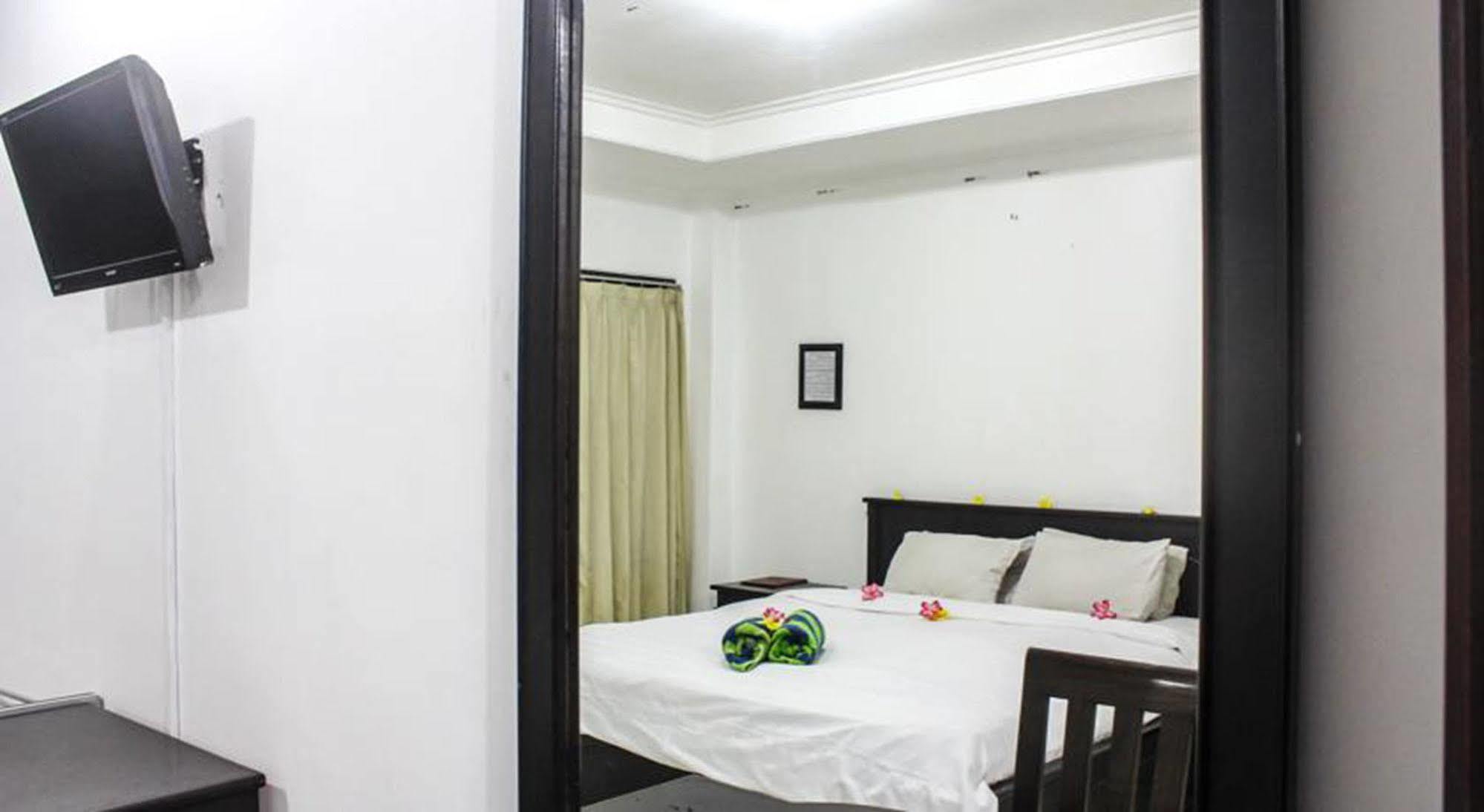 Hotel Puri Tanah Lot Kuta Lombok Kültér fotó