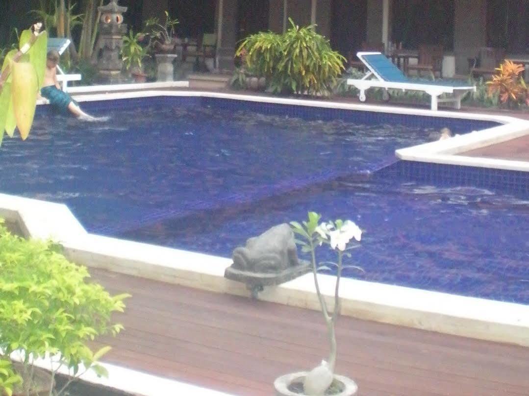 Hotel Puri Tanah Lot Kuta Lombok Kültér fotó