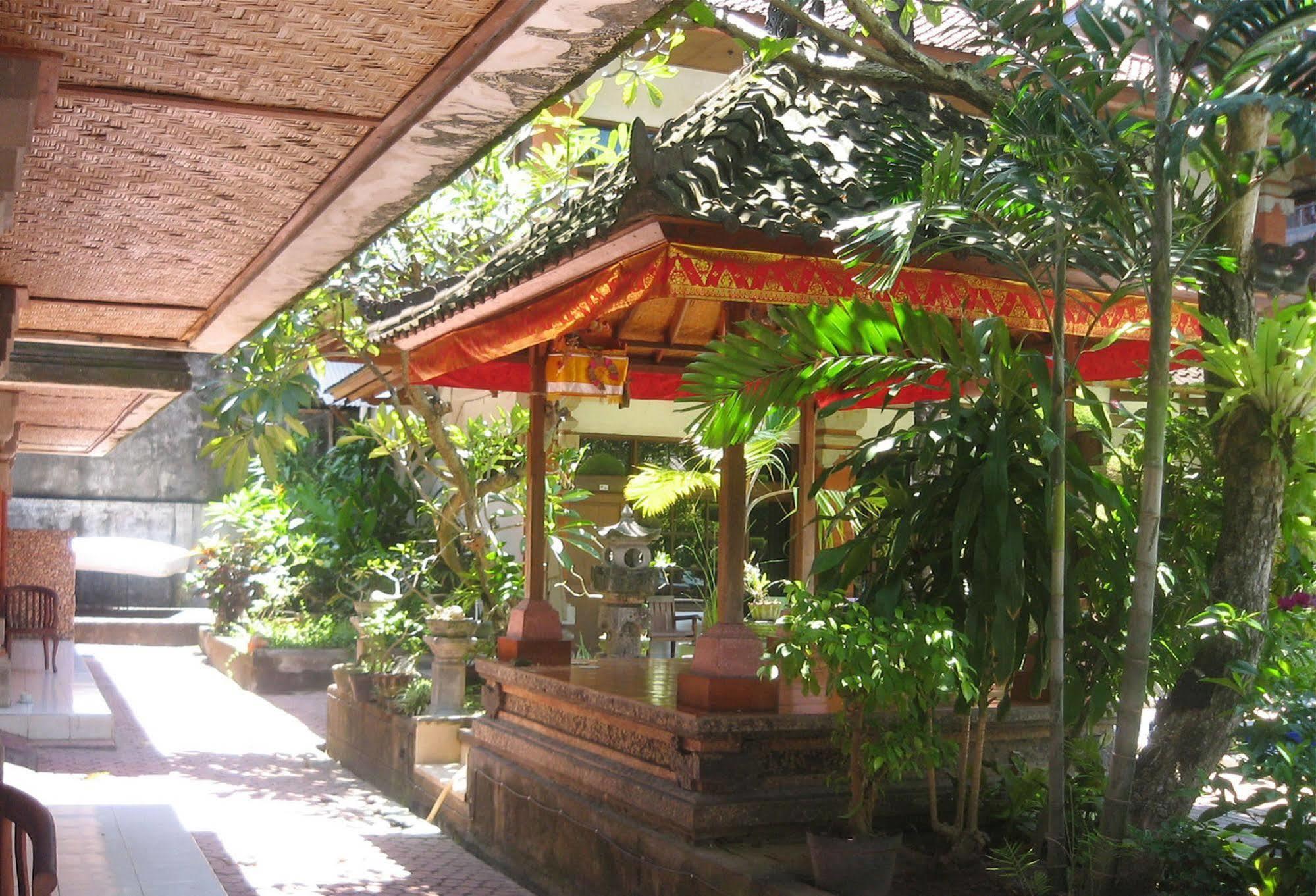 Hotel Puri Tanah Lot Kuta Lombok Kültér fotó