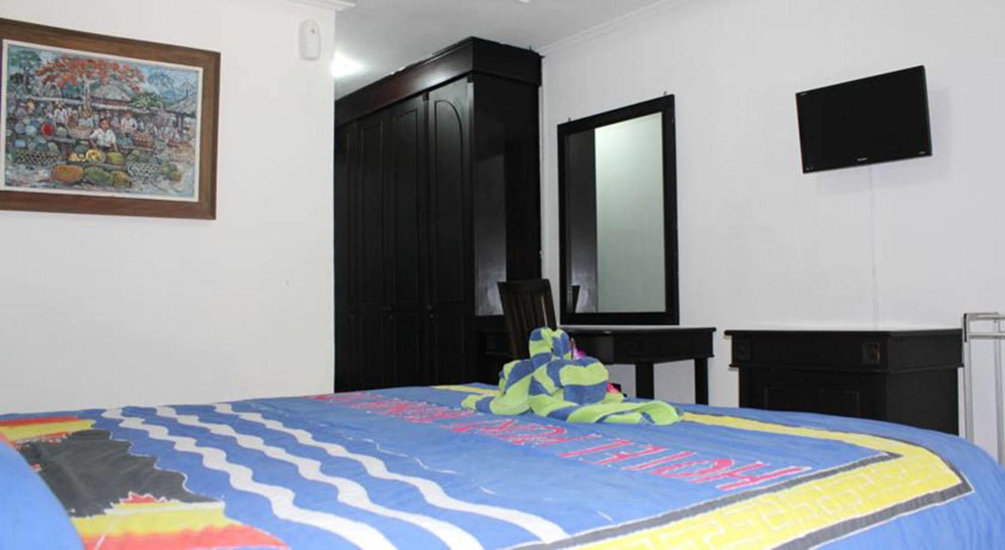 Hotel Puri Tanah Lot Kuta Lombok Kültér fotó