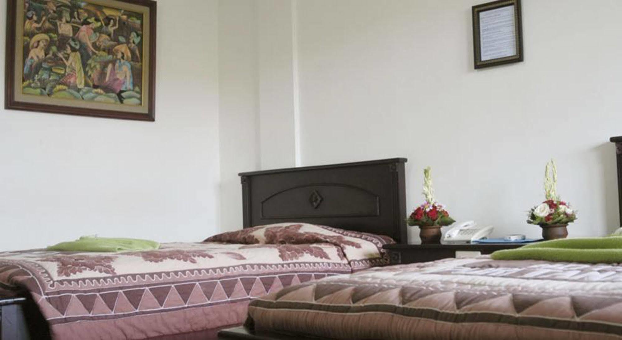 Hotel Puri Tanah Lot Kuta Lombok Kültér fotó